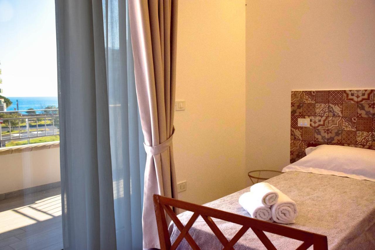 Accomodati B&B Marina di Gioiosa Ionica ภายนอก รูปภาพ