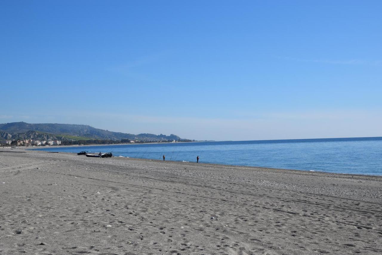 Accomodati B&B Marina di Gioiosa Ionica ภายนอก รูปภาพ